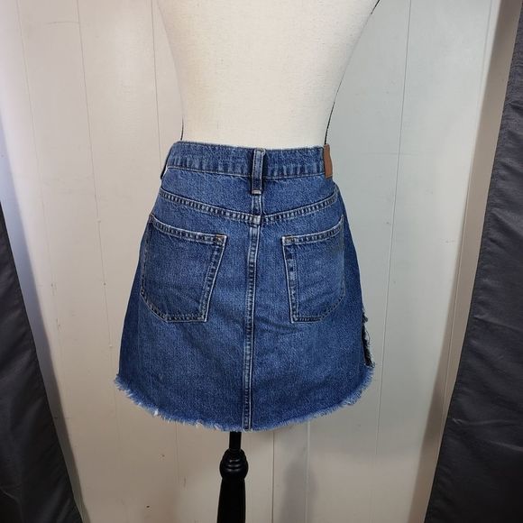 EVERLANE Denim Reconstructed Distressed Mini Skirt Size 29 - Picture 4 of 4